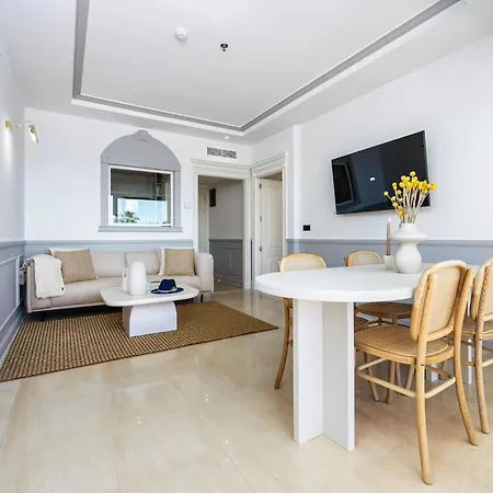 Stunning Renovated 2-Bedroom In Golden Mile Marbella Esterno foto
