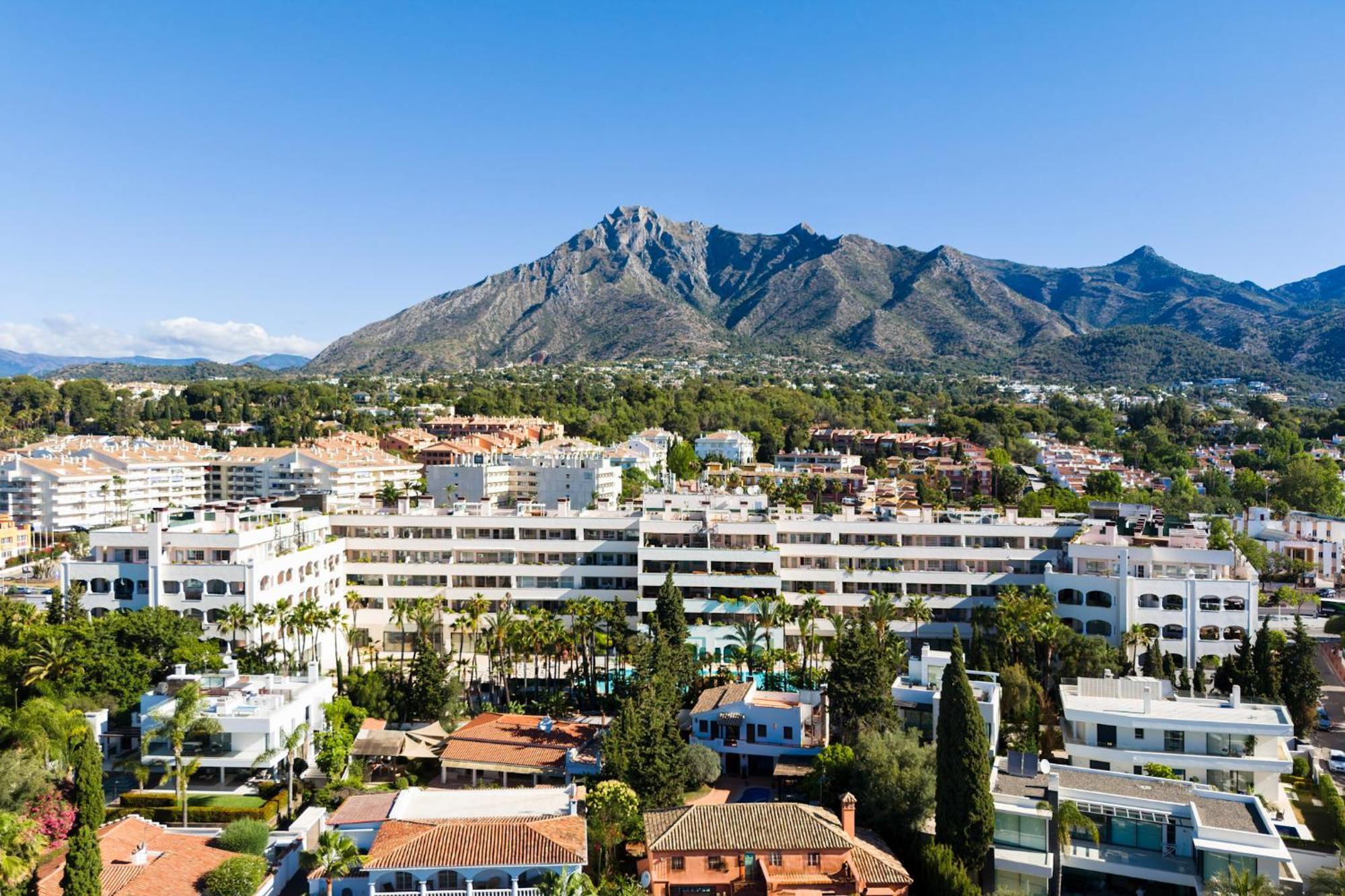 Apartment Stunning Renovated 2-bedroom In Golden Mile Marbella