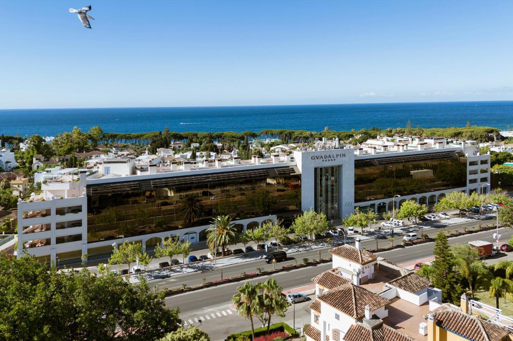 Stunning Renovated 2-bedroom In Golden Mile Apartament