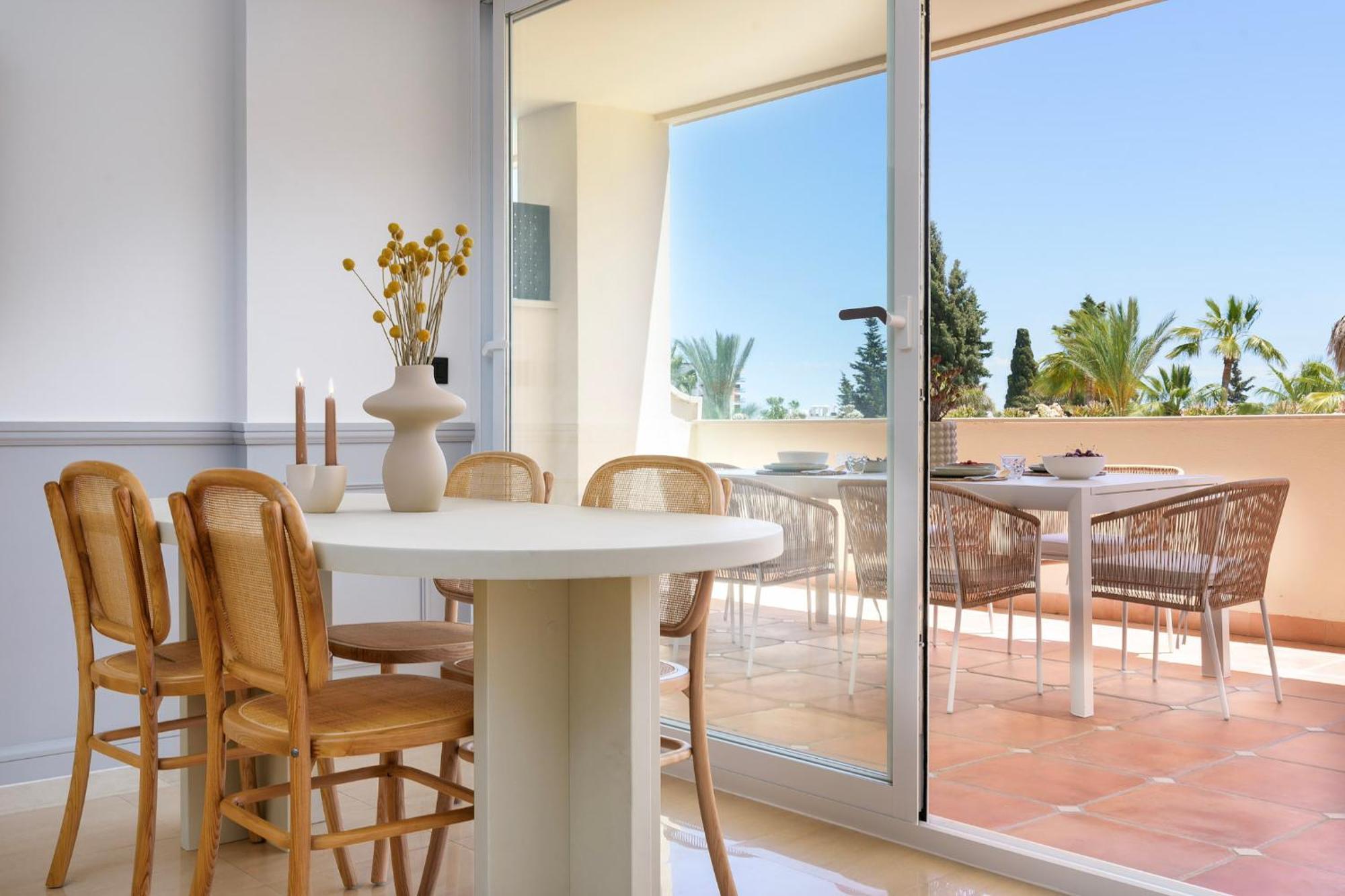Stunning Renovated 2-bedroom In Golden Mile Apartment Marbella